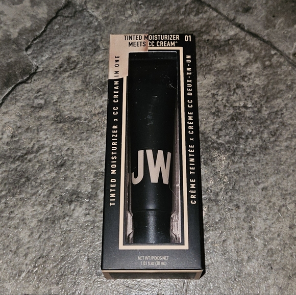 JW Tinted Moisturizer CC Cream In 01 Very Fair BNIB - Picture 1 of 11